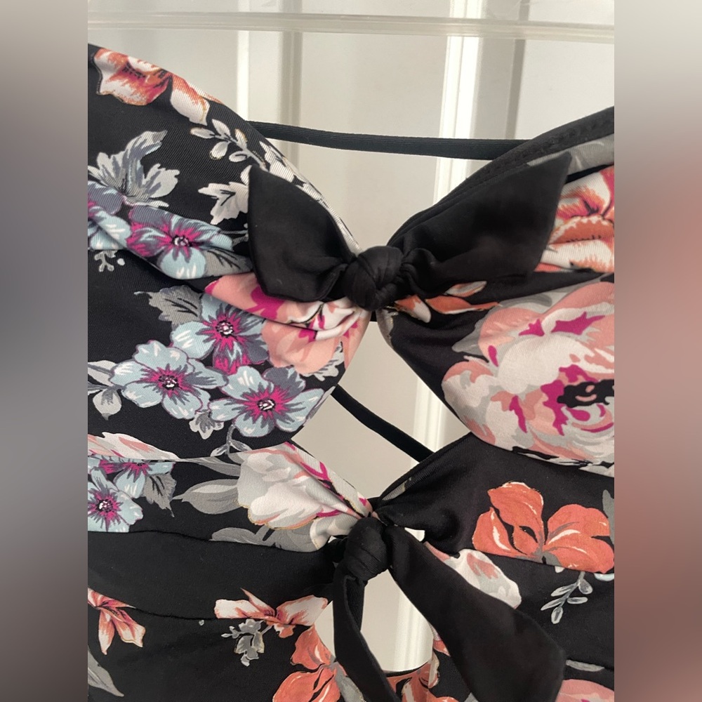 Vintage Time and Tru Swimsuit Black with Floral Design w/ Thin Straps, Halter - Picture 2 of 4